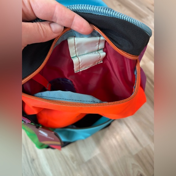 Cotopaxi NWT Bogotá 20L Daypack Backpack Hiking Colorful - Picture 6 of 10